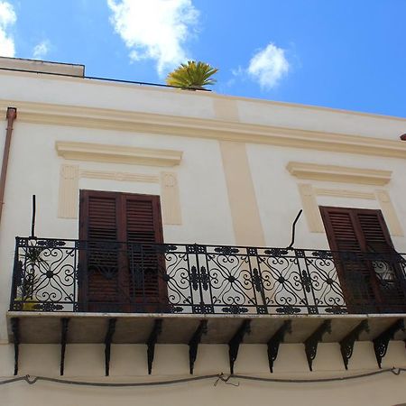 Palazzo Taormina Apartment Castellammare del Golfo Exterior foto