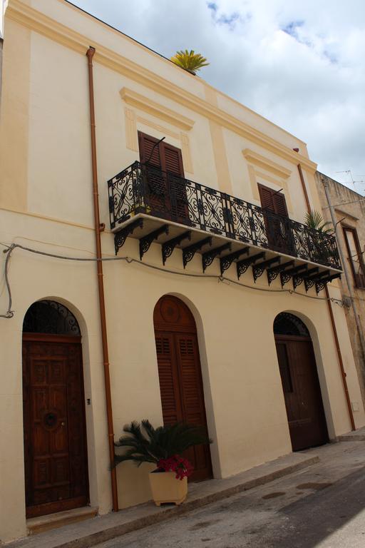 Palazzo Taormina Apartment Castellammare del Golfo Exterior foto